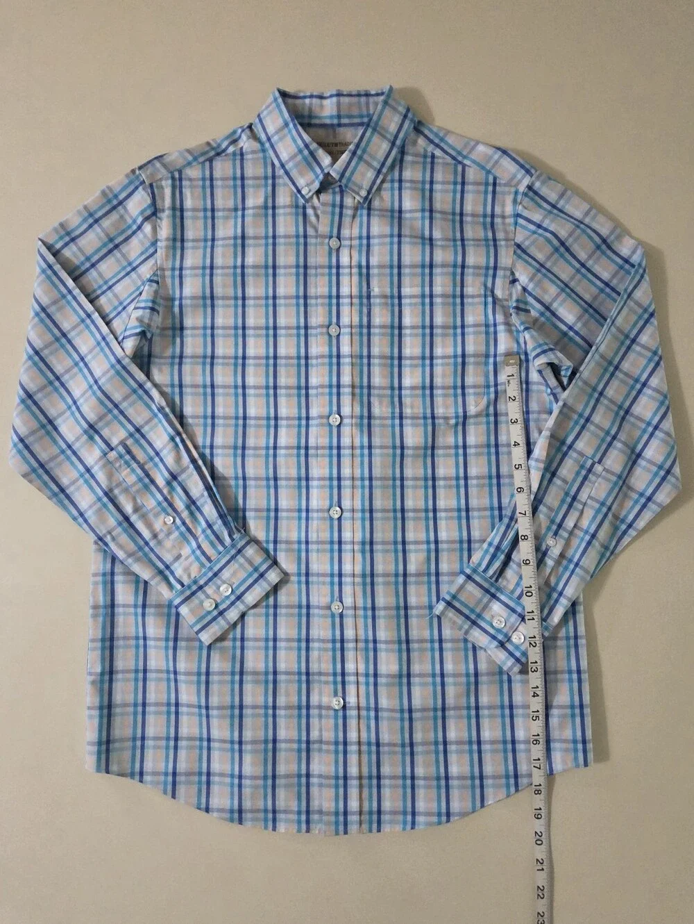 Duluth Trading Co. Men's Blue Plaid Wrinklefighter Relaxed Fit Long Sleeve Shirt